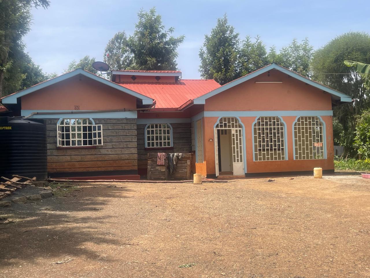 4 BEDROOM HOUSE