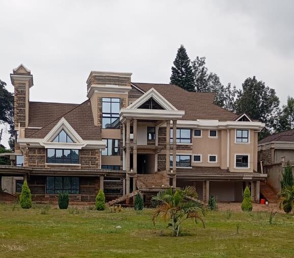 6 BEDROOM HOUSE 