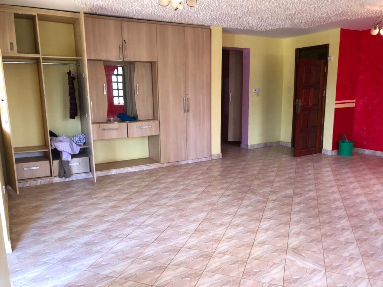 5 BEDROOM HOUSE