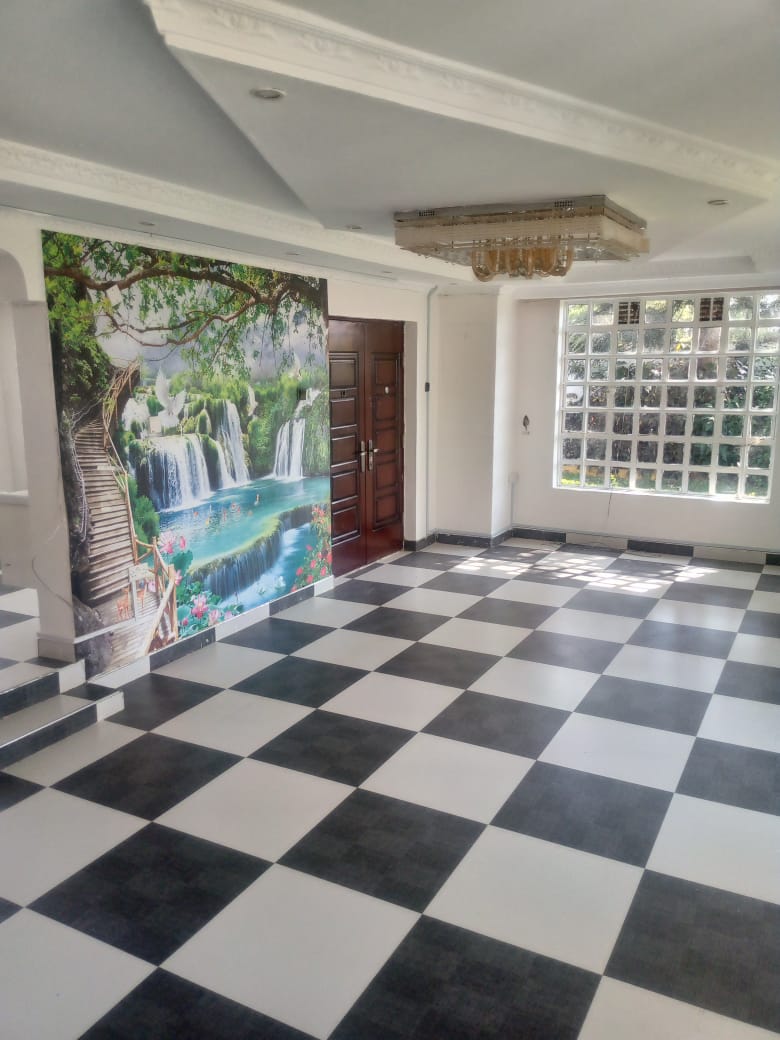 6 BEDROOM HOUSE