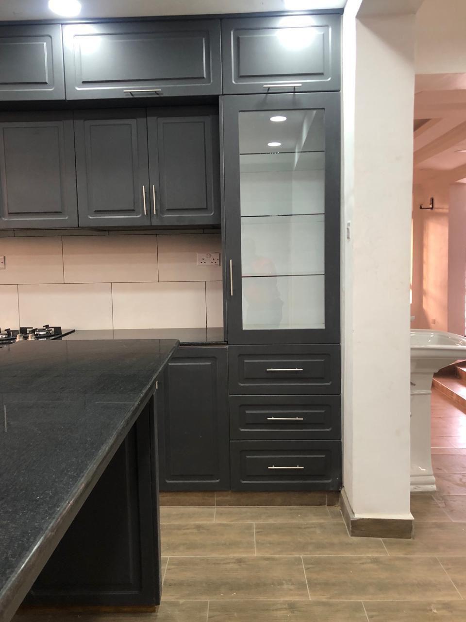 5 BEDROOM ALL ENSUITE VILLA