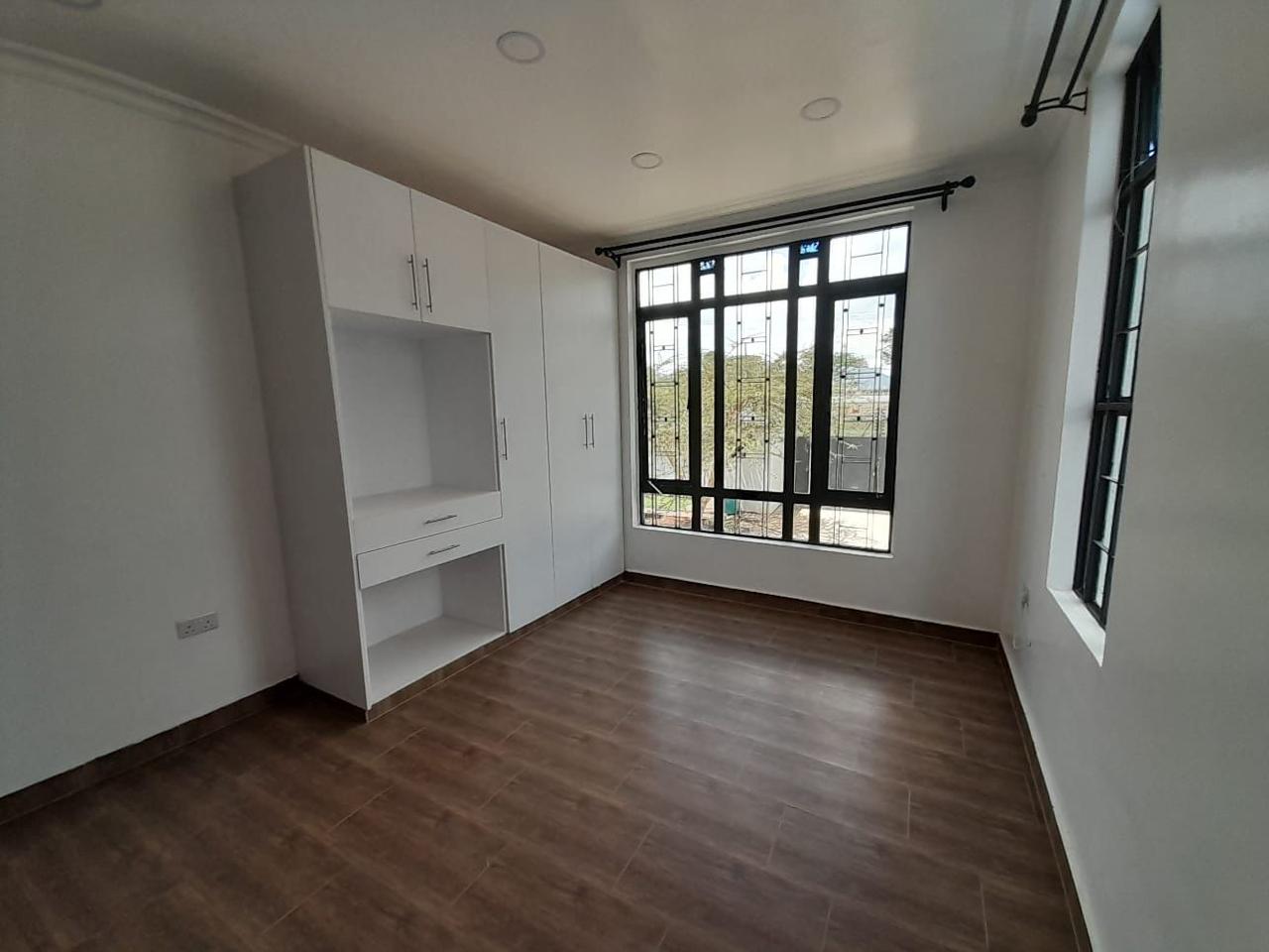 5 BEDROOM ALL ENSUITE VILLA