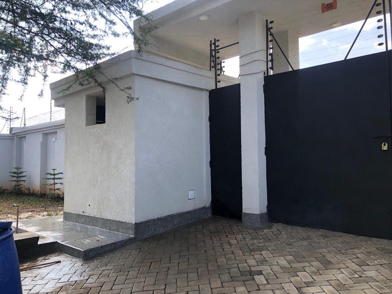 5 BEDROOM ALL ENSUITE VILLA