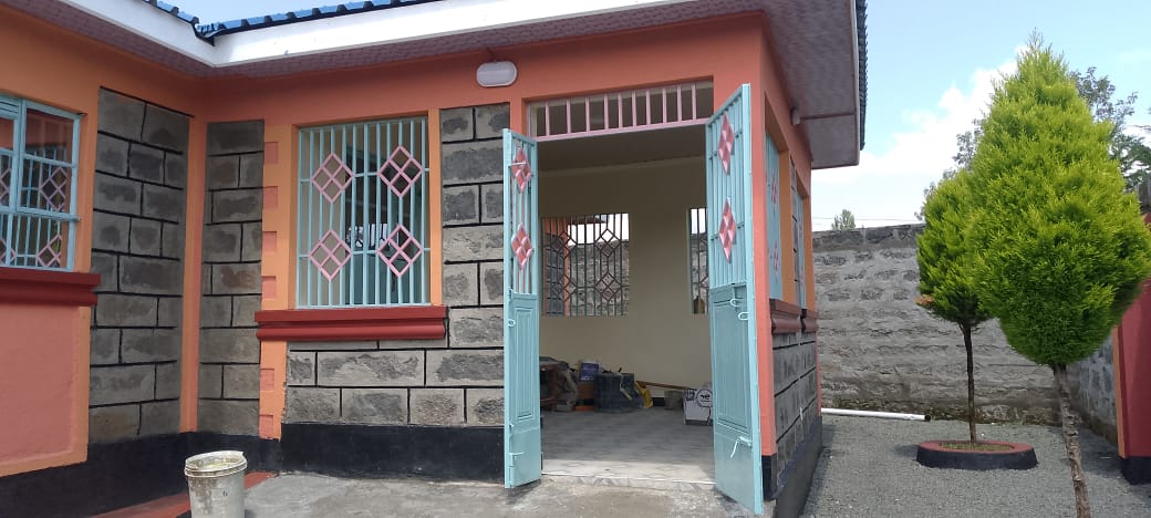 3 BEDROOM HOUSE