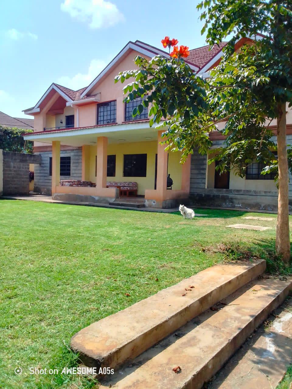 5 BEDROOM HOUSE
