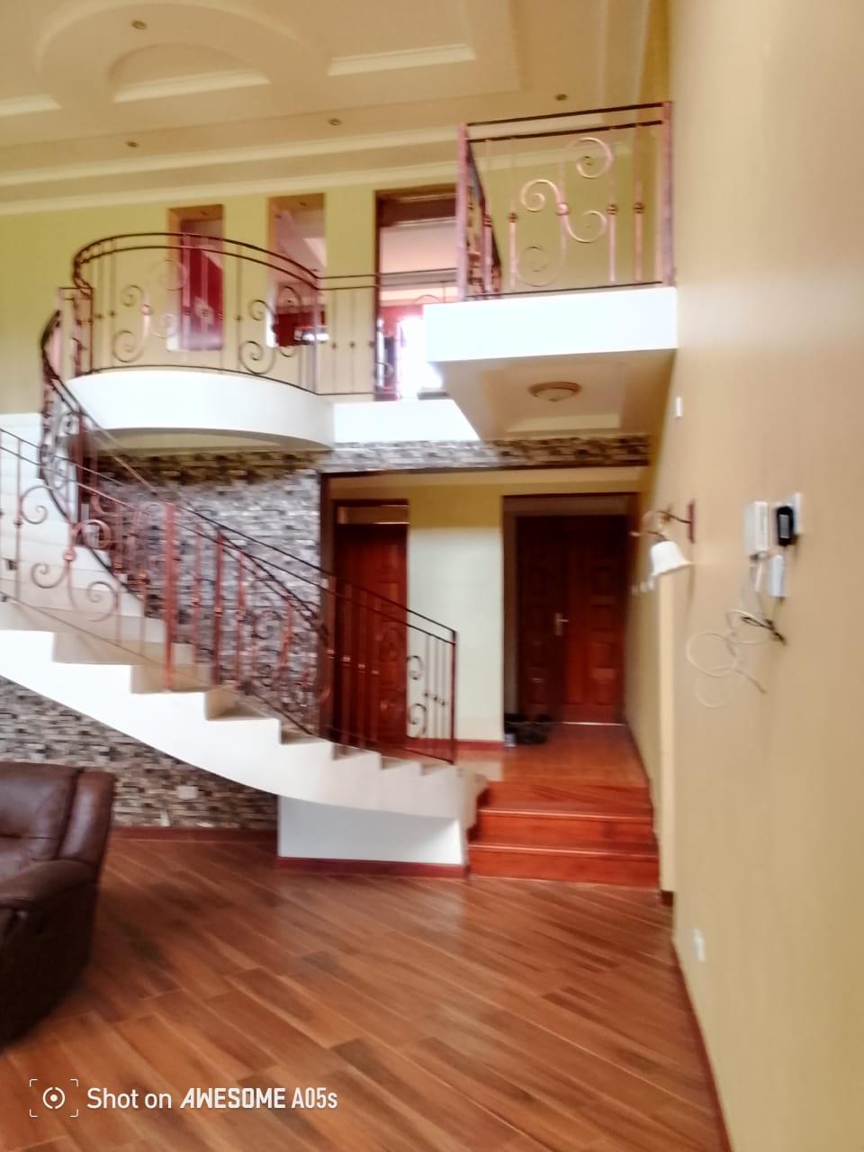 5 BEDROOM HOUSE