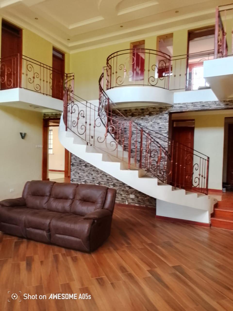 5 BEDROOM HOUSE